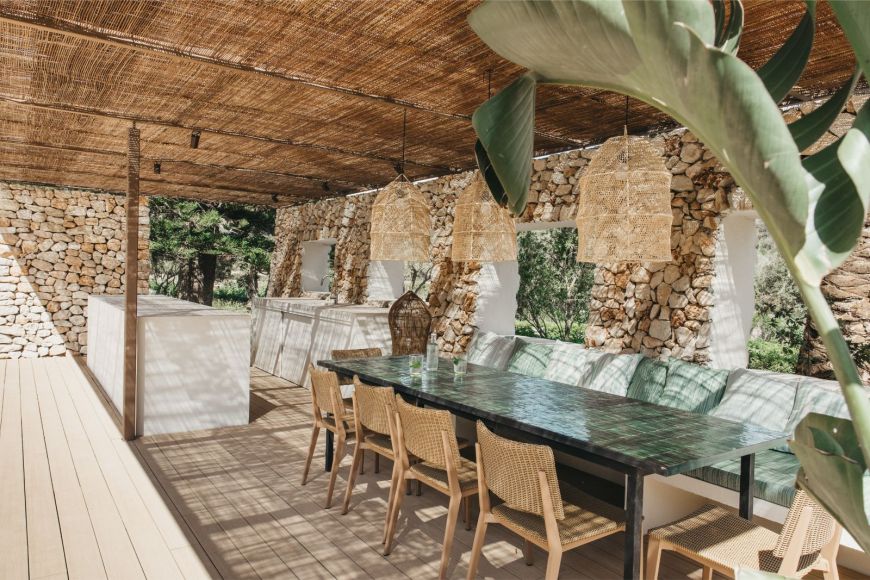 Mesa exterior piscina
